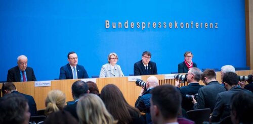 Aufnahme im Sitzungssaal während der Bundespressekonferenz